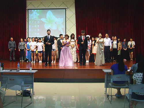 beat365亚洲体育官方网站首届外语“情景秀”决赛精彩开幕