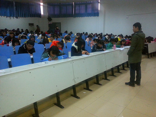 beat365亚洲体育官方网站成功举行13级新生校规校纪考试