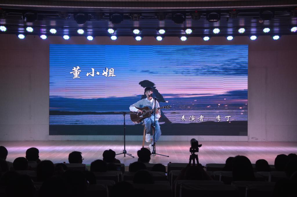 beat365亚洲体育官方网站成功举办2019届优秀毕业生颁奖典礼暨欢送毕业生晚会