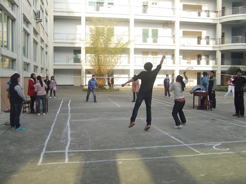 beat365亚洲体育官方网站“阳光体育”羽毛球比赛火热进行中