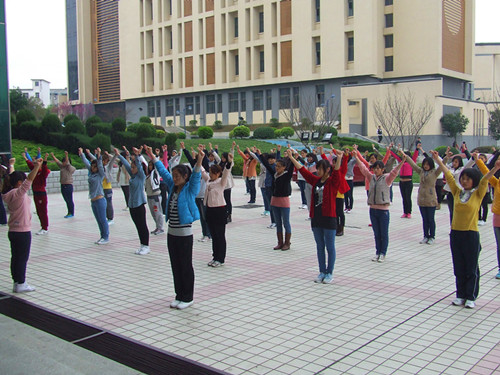 beat365亚洲体育官方网站运动会健美操运动员选拔赛火热进行中