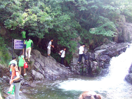 beat365亚洲体育官方网站志愿者开展红色教育活动