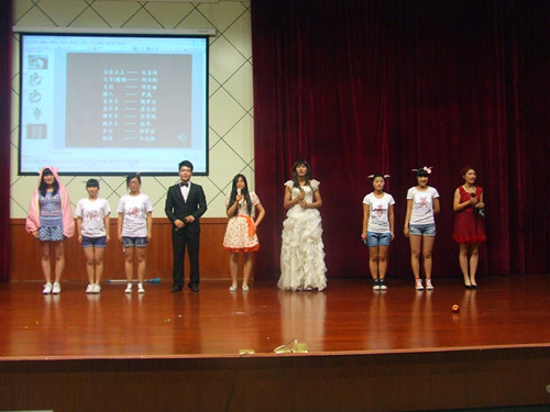 beat365亚洲体育官方网站首届外语“情景秀”决赛精彩开幕