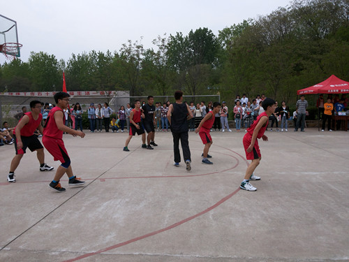 beat365亚洲体育官方网站男篮再战“谭山杯”篮球赛