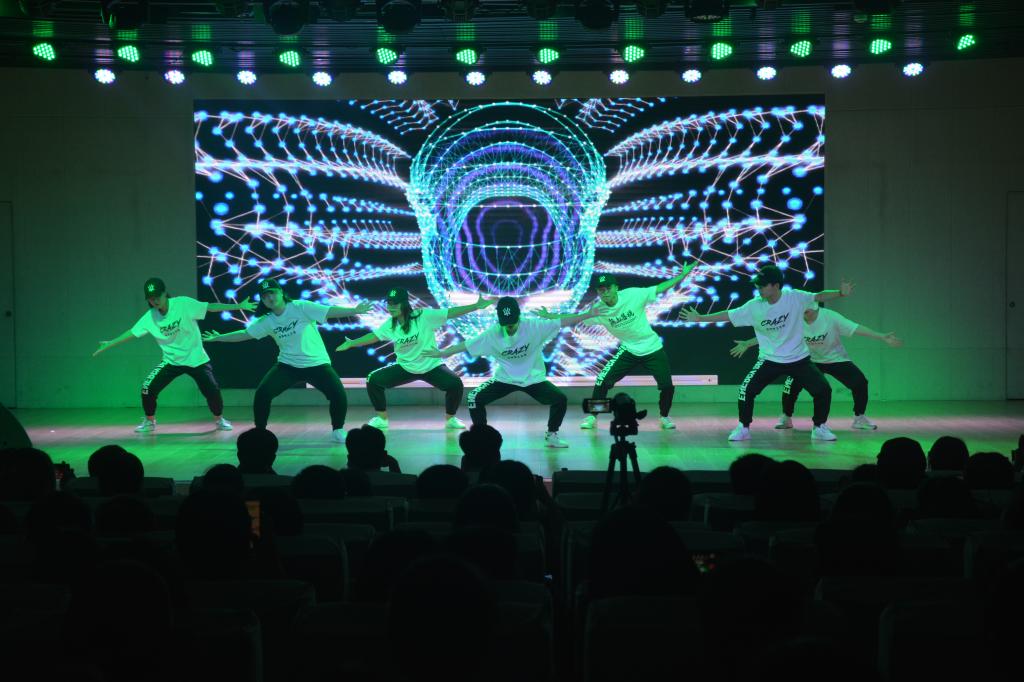 beat365亚洲体育官方网站成功举办2019届优秀毕业生颁奖典礼暨欢送毕业生晚会