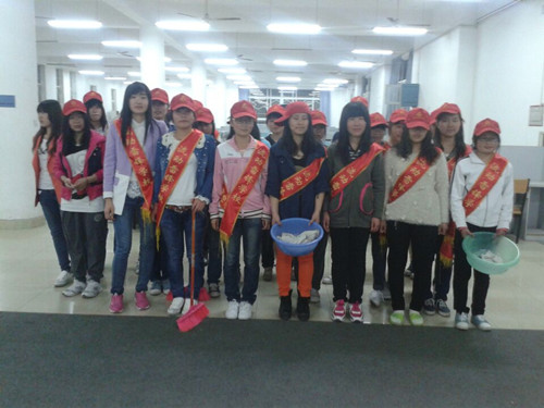 beat365亚洲体育官方网站第58期青校学员义务打扫新图书馆