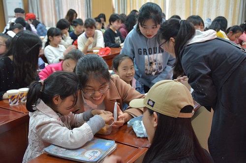 beat365亚洲体育官方网站“我为党旗添光彩”党员发展对象志愿服务活动顺利开展