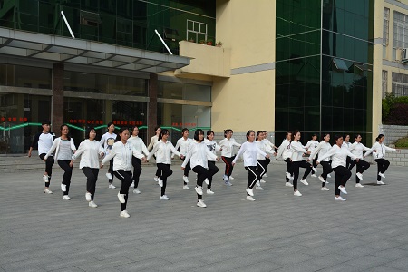 beat365亚洲体育官方网站成功举办2017级新生广播体操比赛