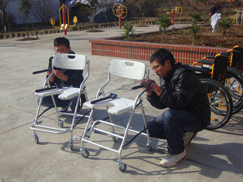 传递冬日温暖，共建和谐敬老院——beat365亚洲体育官方网站“和风志愿服务团”赴马鞍山敬老院开展义务劳动