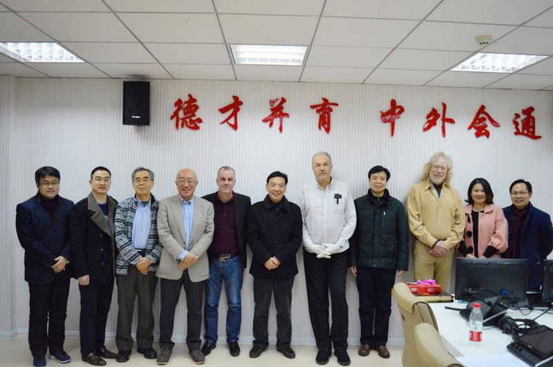  beat365亚洲体育官方网站召开外籍教师座谈会