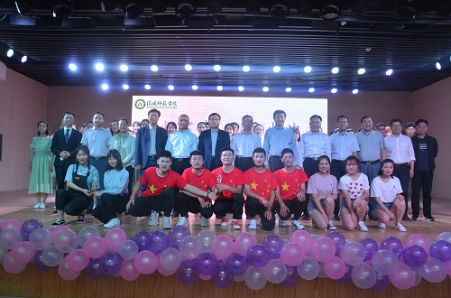 beat365亚洲体育官方网站举办第四届“秀出宿舍，Show出你我”宿舍风采大赛决赛