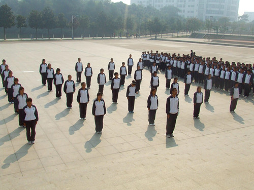 beat365亚洲体育官方网站举办新生广播操比赛