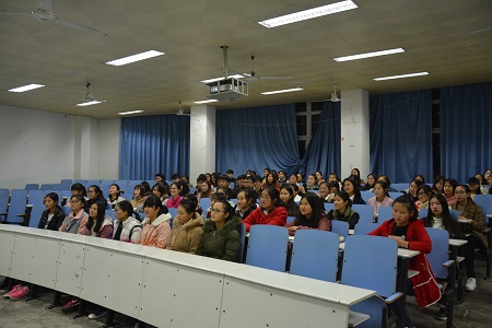 beat365亚洲体育官方网站组织观看政论专题片——《不忘初心 继续前进》