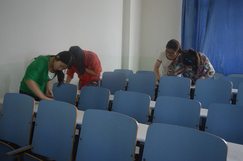 beat365亚洲体育官方网站组织员工开展“劳动日”卫生大扫除