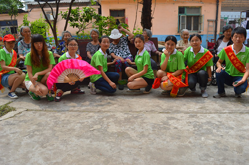 beat365亚洲体育官方网站暑期志愿小分队情撒温馨敬老院