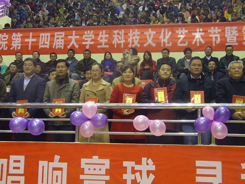 beat365亚洲体育官方网站外文书社荣获“十佳社团”荣誉称号