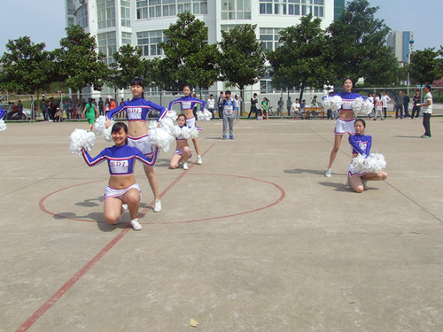 beat365亚洲体育官方网站篮球队勇战第十三届“谭山杯”篮球赛