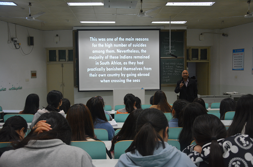 beat365亚洲体育官方网站成功举行外籍教师系列讲座 